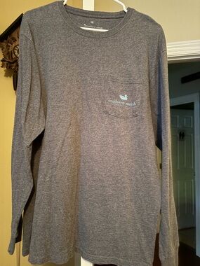 Southern Marsh Long-Sleeve Pocket Tee in Heather Gray